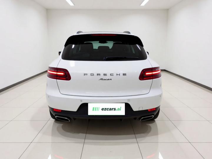 2017 Macan 2.0T photo 5