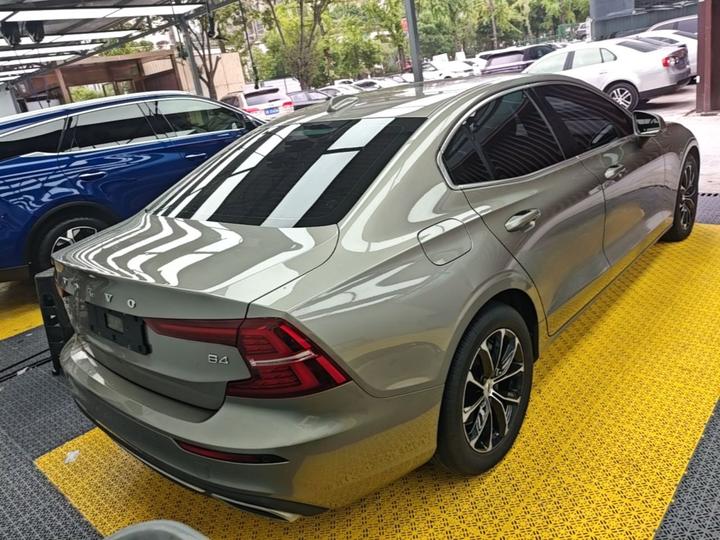 S60 2022 B4 Luxury photo 4