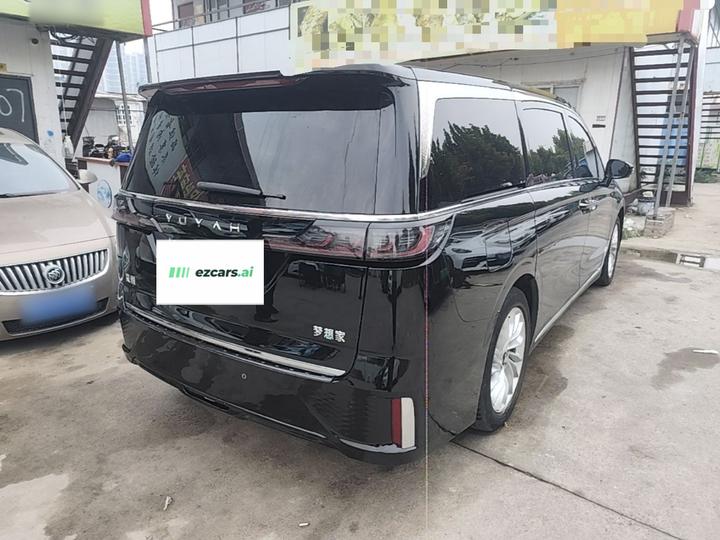 Voyah Dreamer 2024 PHEV Extended Range Premium photo 6