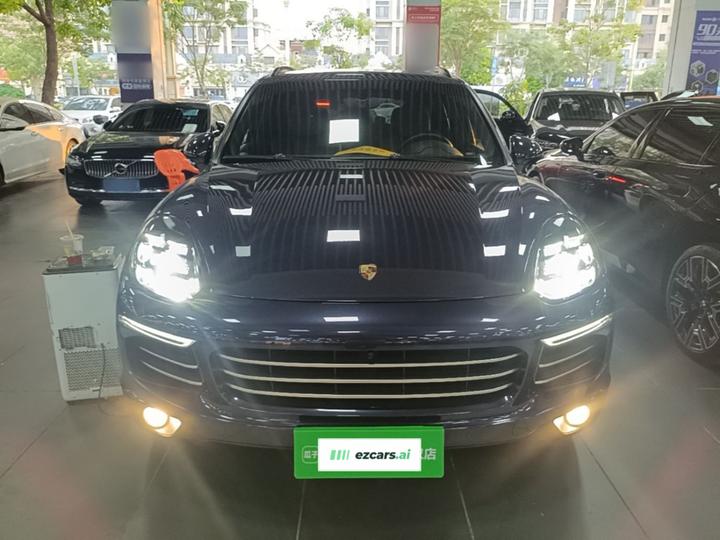 2016 Cayenne Platinum Edition 3.0T photo 2