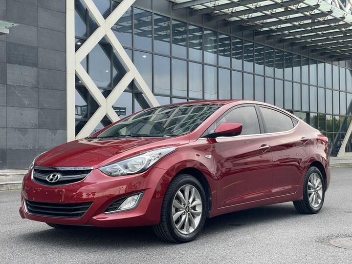 Elantra 2015 1.6L AT Fashion
