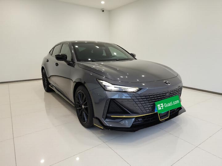 UNI-V 2022 1.5T Sport photo 3