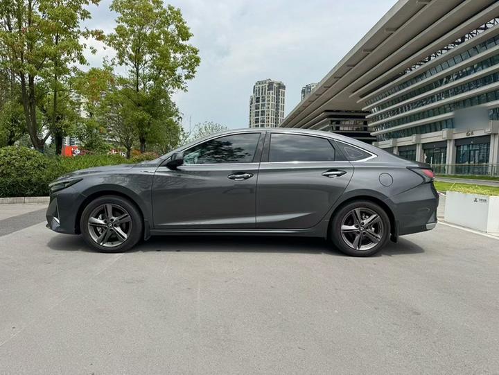 PLUS 2023 1.5T DCT Premium photo 4