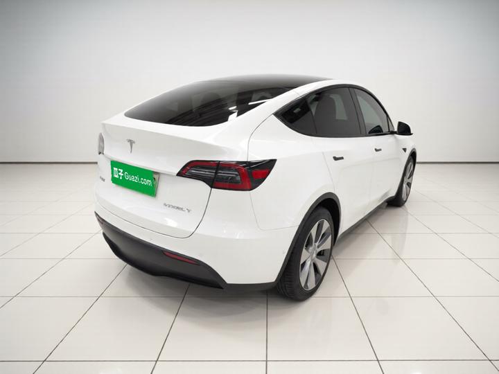 Model Y 2022 Facelift RWD photo 4