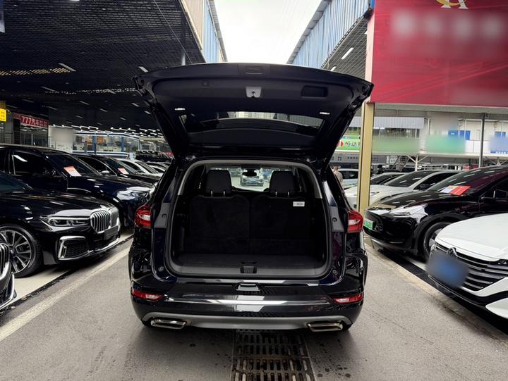 2020 28T AWD Premium photo 8