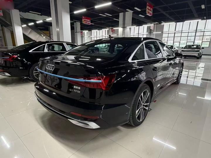 A6 40TFSI Luxury Dynamic photo 4