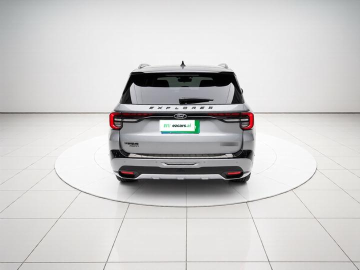 Explorer 2023 EcoBoost 285 Summit 6-Seater photo 5