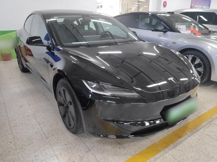 Model 3 2023 RWD photo 3