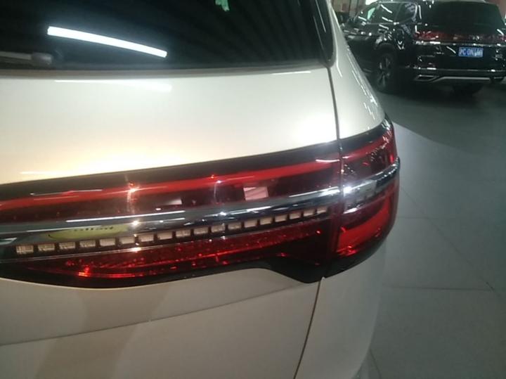 Viloran 2022 380TSI photo 7