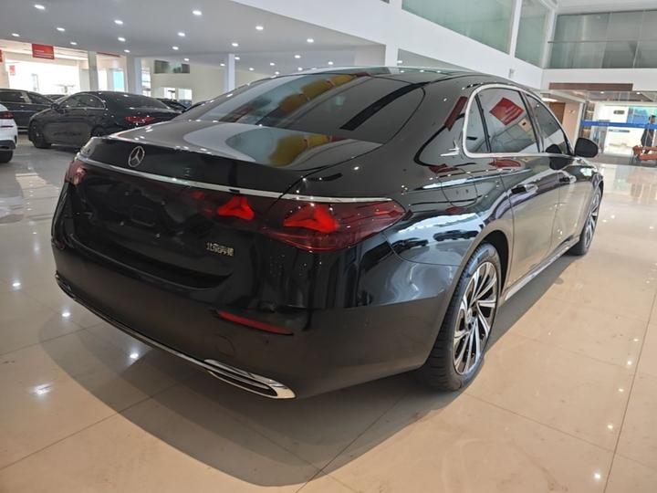 E-Class 2025 E 300 L Luxury photo 4