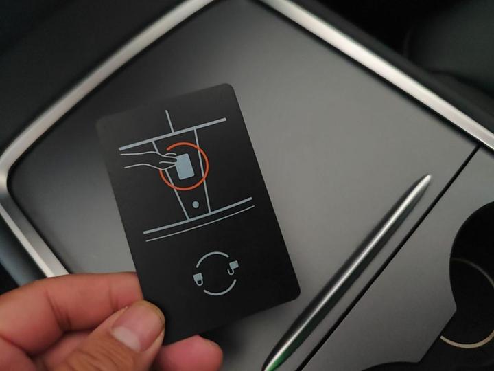 Model Y 2024 RWD photo 8