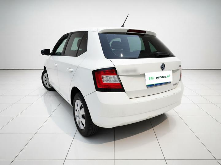 Fabia 2015 1.4L MT photo 4