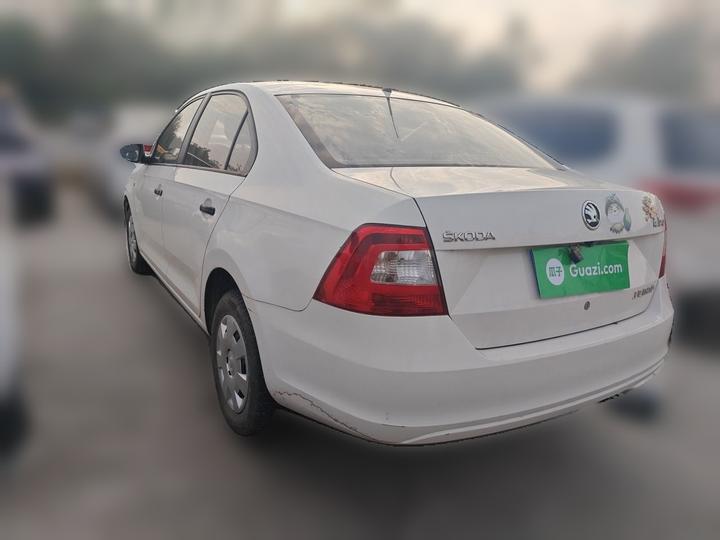 Rapid 2016 1.4L MT photo 4