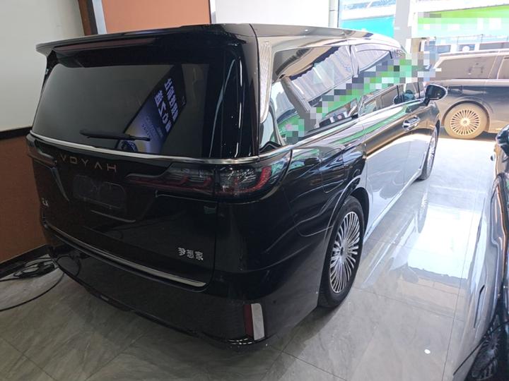 Voyah Dreamer 2025 PHEV AWD Flagship photo 4