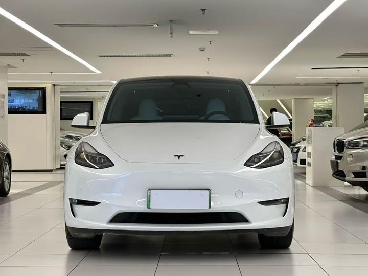 Model Y 2022 Long Range AWD photo 2