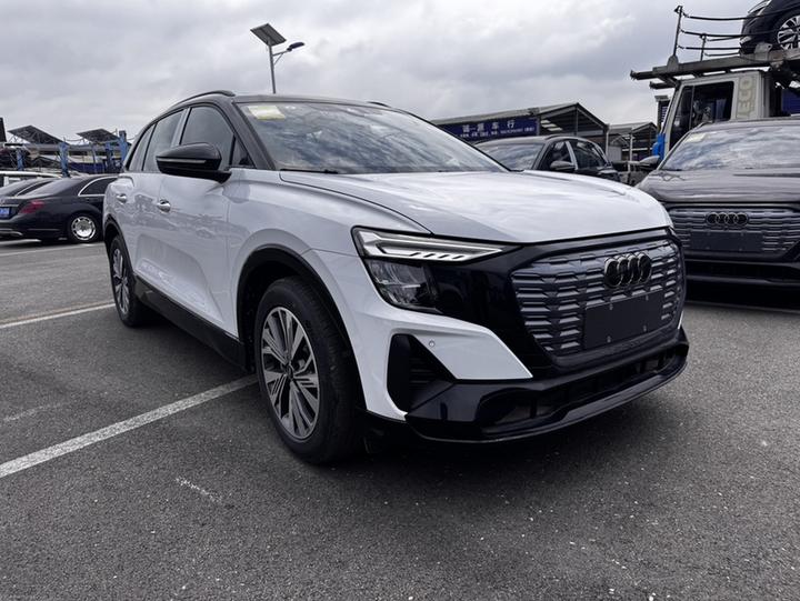 Q5 e-tron 2023 40 e-tron photo 2