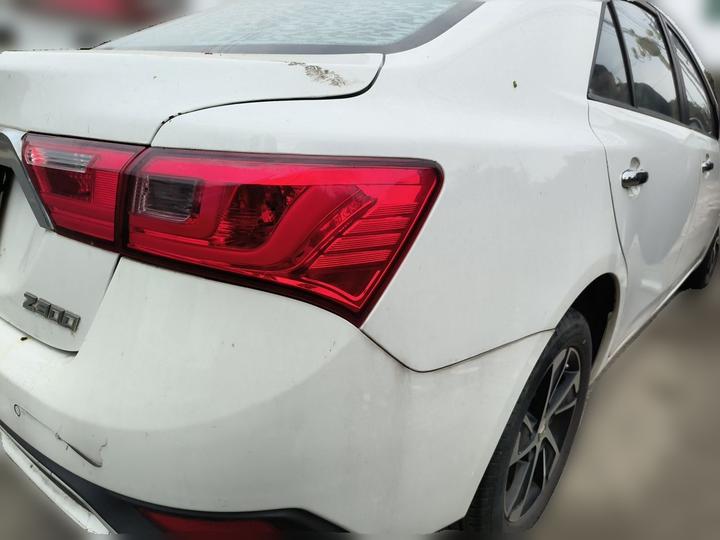 Z300 2016 1.5L MT Luxury photo 6