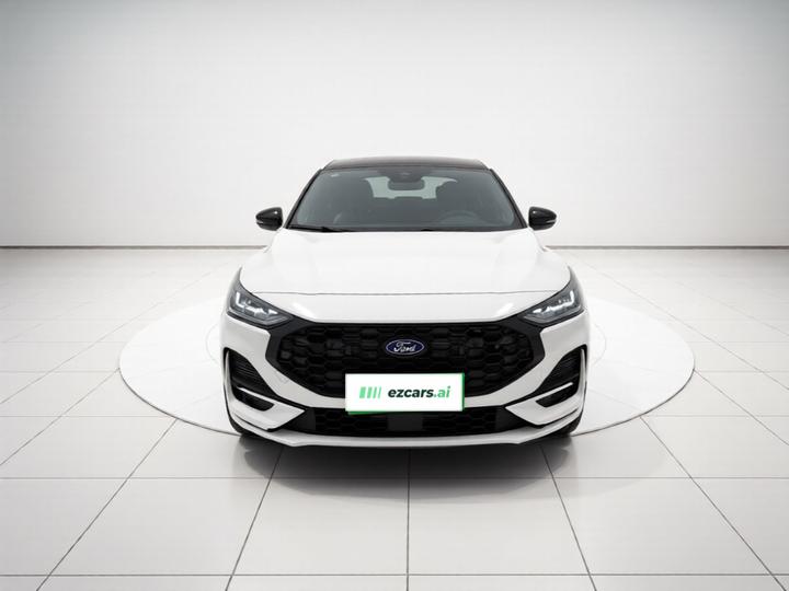 Focus 2022 Sedan EcoBoost 180 AT ST Line photo 2