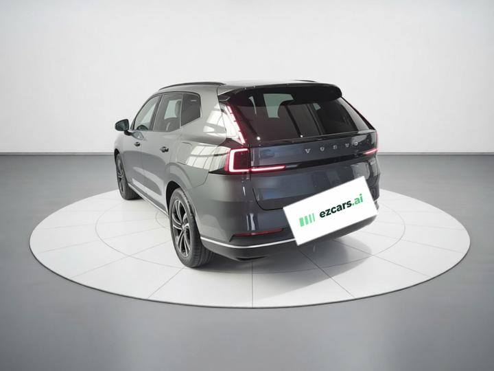 XC70 Hybrid 2026 RWD Long Range Core photo 4