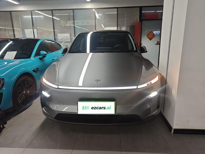Model Y 2025 RWD photo 2