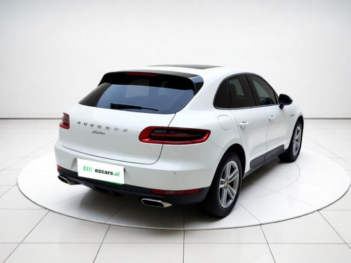 2017 Macan 2.0T photo 6