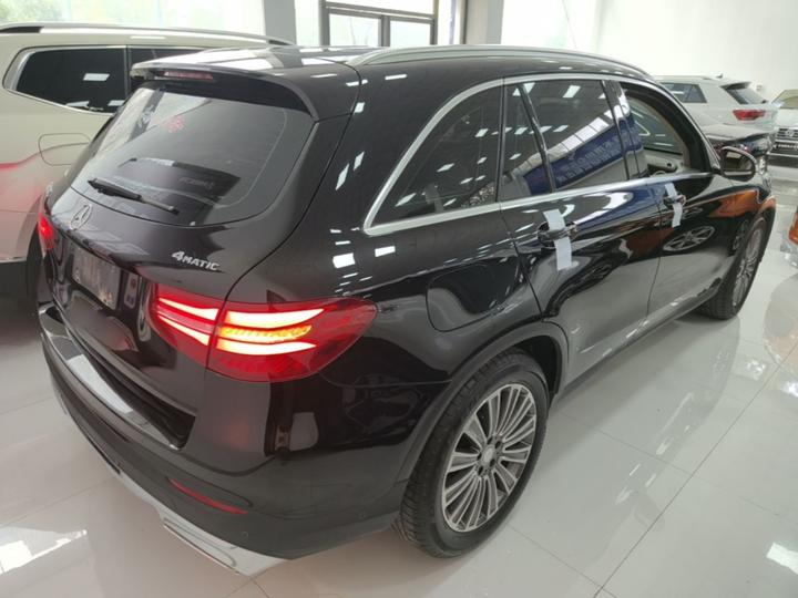 GLC 2017 GLC 200 4MATIC photo 4