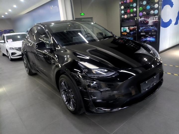Model Y 2024 RWD photo 3