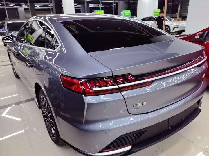 Han 2021 EV Standard Range Luxury photo 4