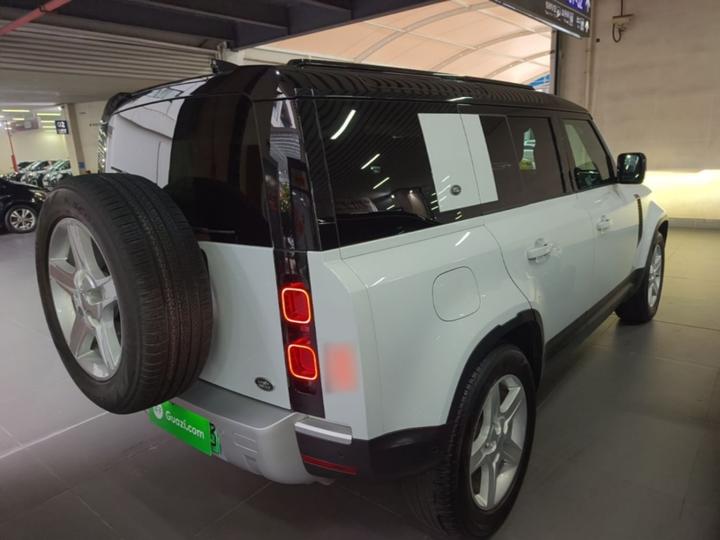 Defender EV 2022 110 P400e photo 6