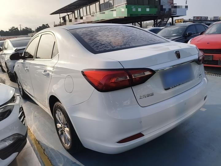 360 2018 PLUS 1.5L AT Luxury photo 4
