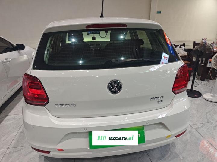 Polo 2016 1.6L AT Comfort photo 3