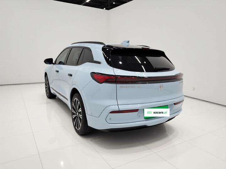E5 2023 Standard Range photo 4