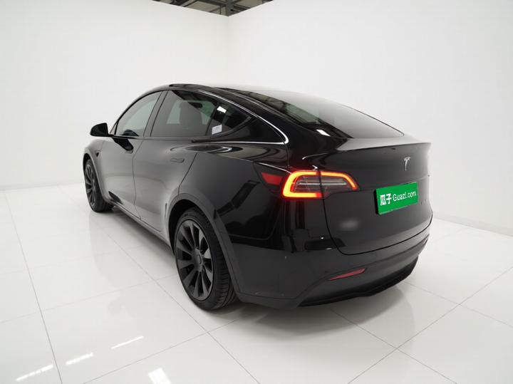 Model Y 2022 RWD photo 4