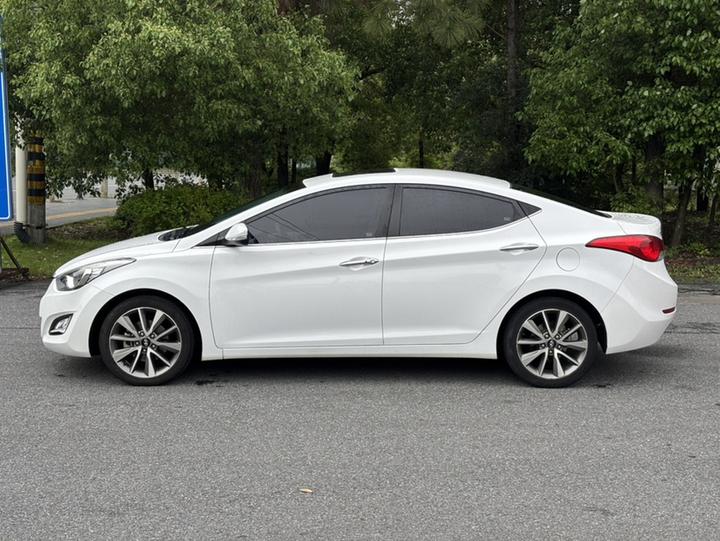 Elantra 2015 1.6L AT Premium photo 4