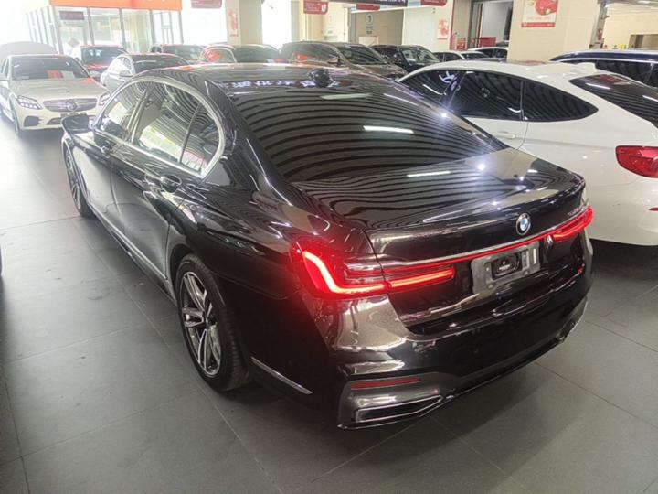 7 Series 2019 730Li M Sport Package photo 4