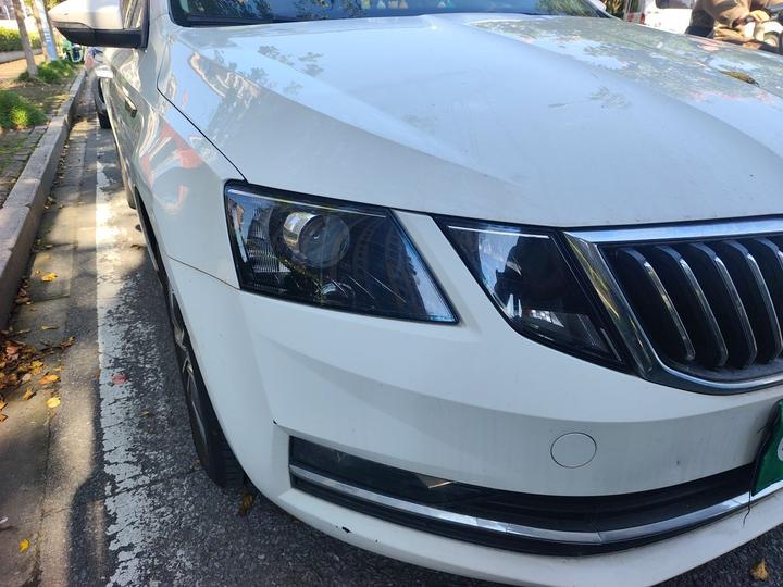 Octavia 2020 1.5L AT Luxury photo 7