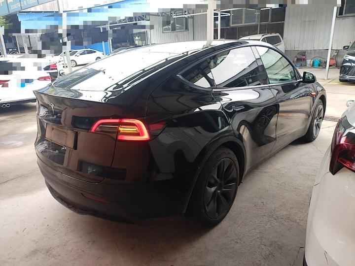 Model Y 2023 RWD photo 4