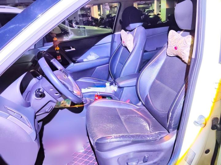 ix25 2015 1.6L AT RWD Premium DLX photo 7