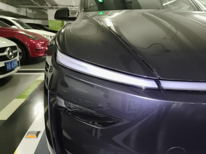 Model Y 2025 Long Range AWD Launch Edition photo 7