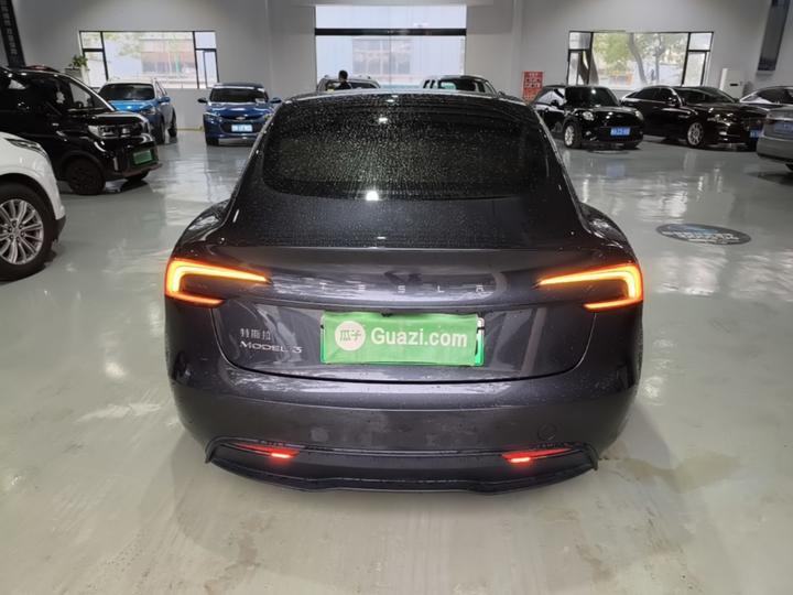 Model 3 2023 RWD photo 3