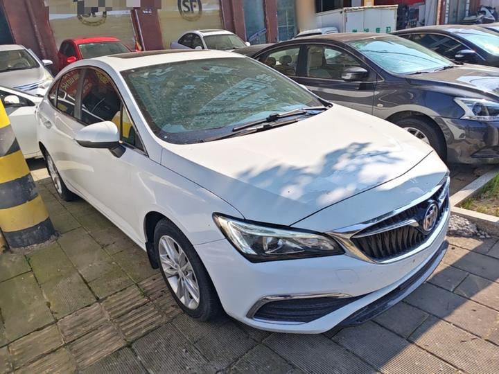 Verano 2018 Sedan 20T DCT Leading photo 3