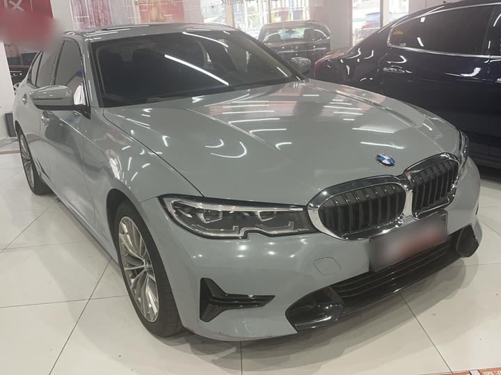 3 Series 2022 320i Sport Package photo 3