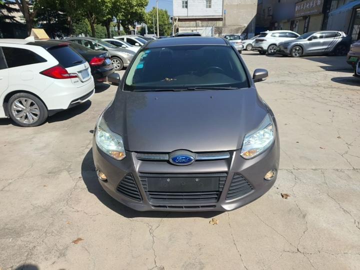 Focus 2012 Sedan 1.6L AT photo 2