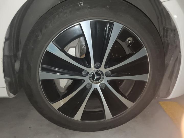 E-Class EV 2022 Facelift E 350 e L PHEV photo 8