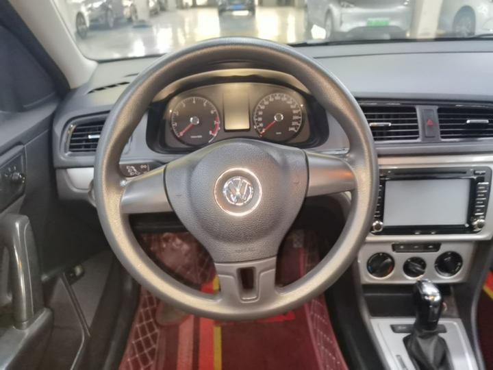 Lavida 2013 Facelift Classic 1.6L AT photo 5