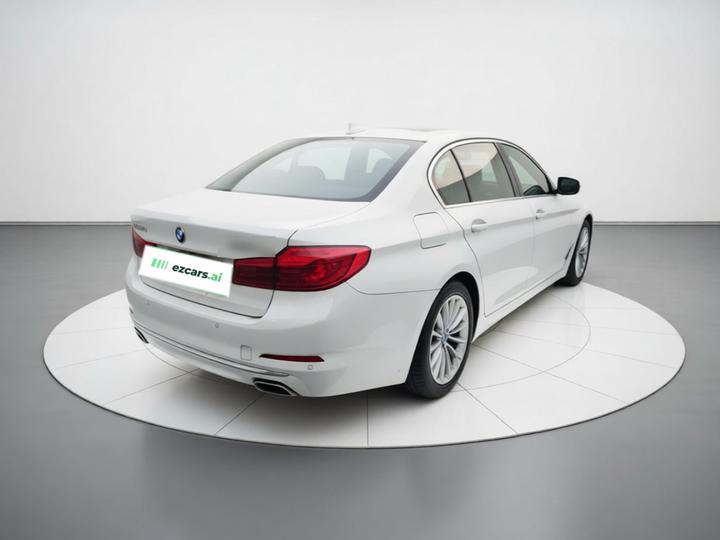 5 Series EV 2020 Upgraded 530Le Luxury photo 6