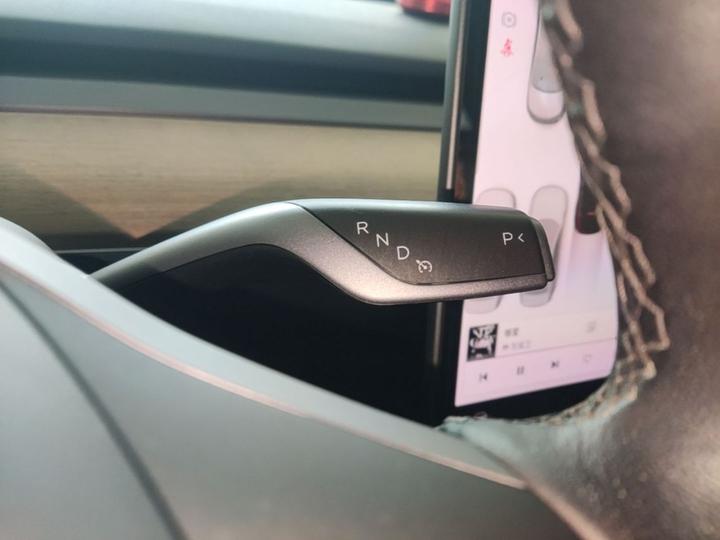 Model Y 2022 Long Range AWD photo 5