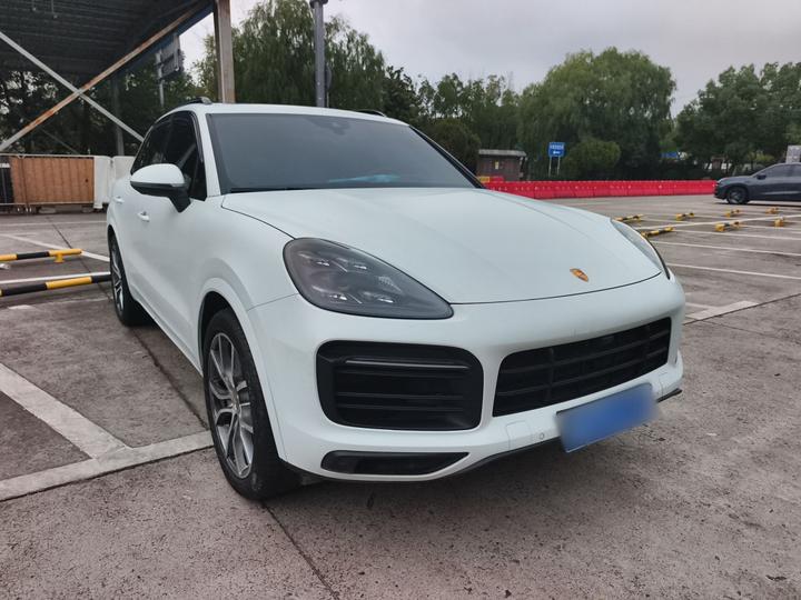 2023 Cayenne S 2.9T Platinum photo 3