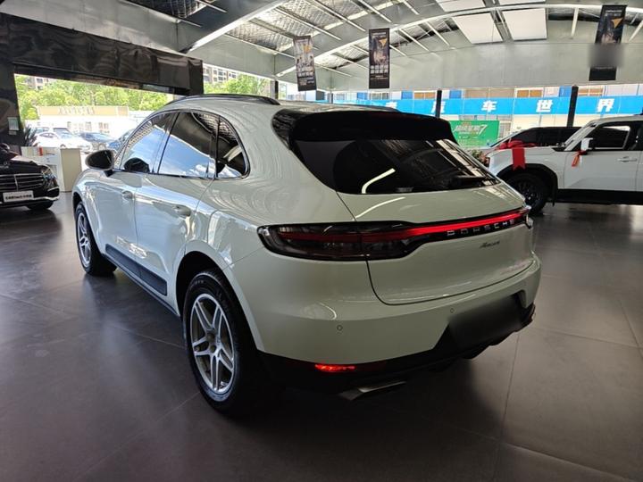 2018 Macan 2.0T photo 4