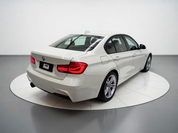 3 Series 2018 320i M Sport Package photo 6